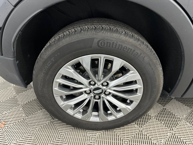 2024 Cadillac XT4 FWD Premium Luxury