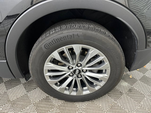 2024 Cadillac XT4 FWD Premium Luxury