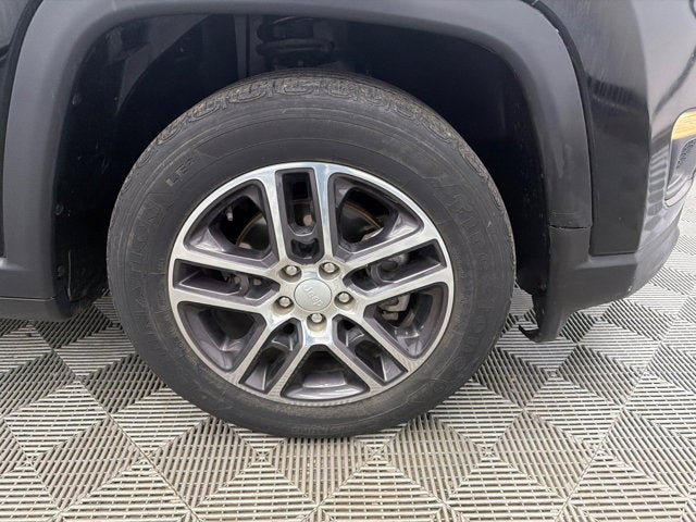 2019 Jeep Compass Latitude w/Sun/Wheel Pkg