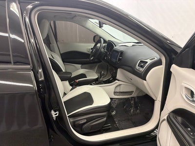 2019 Jeep Compass Latitude w/Sun/Wheel Pkg