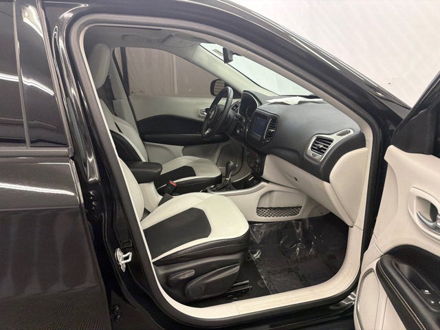 2019 Jeep Compass Latitude w/Sun/Wheel Pkg