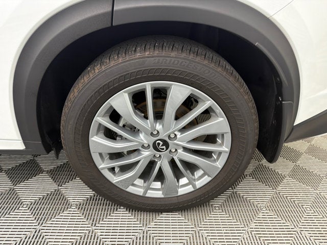 2024 INFINITI QX50 LUXE