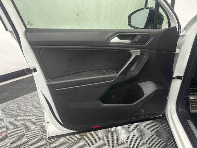 2021 Volkswagen Tiguan SE R-Line Black