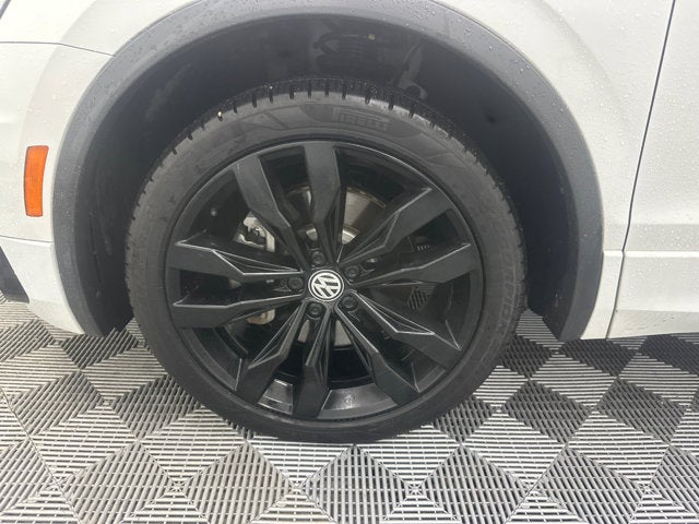 2021 Volkswagen Tiguan SE R-Line Black