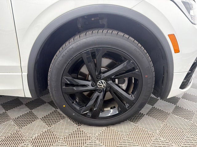 2023 Volkswagen Tiguan SE R-Line Black
