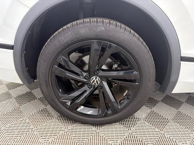 2023 Volkswagen Tiguan SE R-Line Black