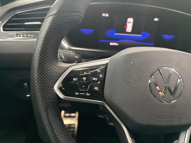 2023 Volkswagen Tiguan SE R-Line Black