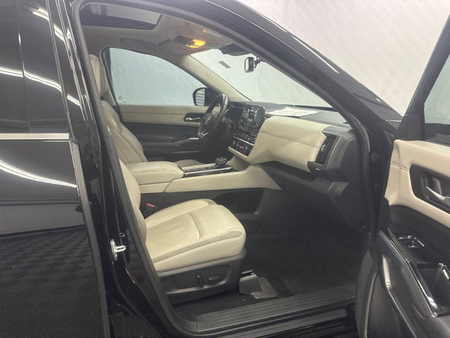 2022 Nissan Pathfinder SL