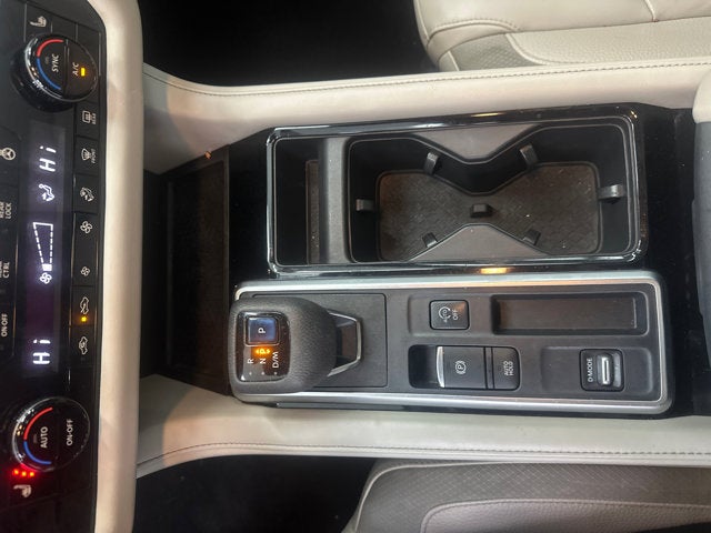 2022 Nissan Pathfinder SL