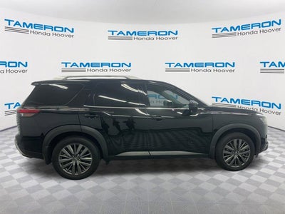 2022 Nissan Pathfinder SL