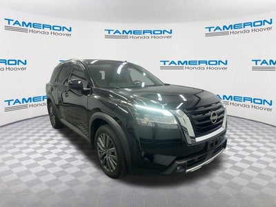 2022 Nissan Pathfinder SL