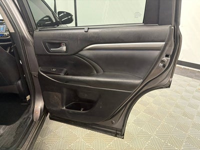 2019 Toyota Highlander SE