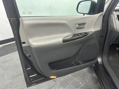 2016 Toyota Sienna L