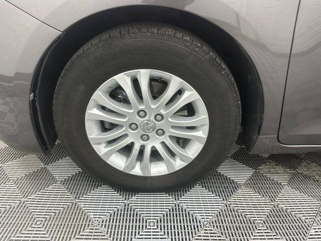 2016 Toyota Sienna L