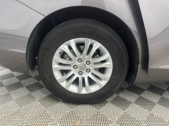 2016 Toyota Sienna L