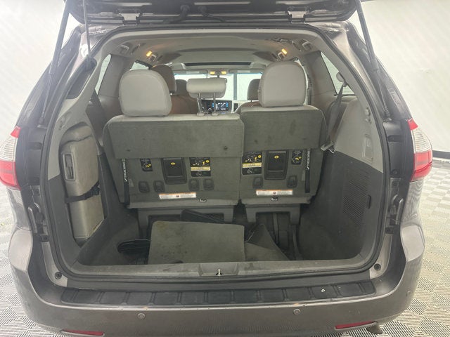 2016 Toyota Sienna L