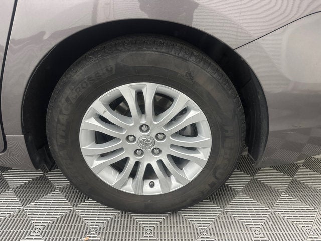 2016 Toyota Sienna L