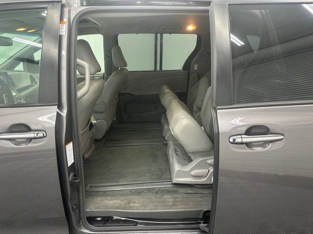 2016 Toyota Sienna L