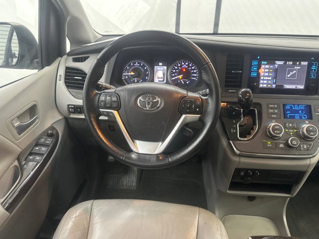 2016 Toyota Sienna L
