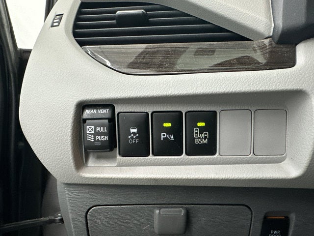 2016 Toyota Sienna L