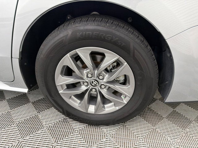 2024 Toyota Sienna XLE