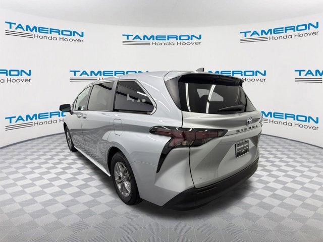 2024 Toyota Sienna XLE