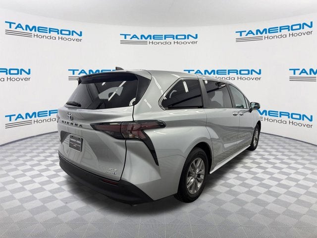 2024 Toyota Sienna XLE