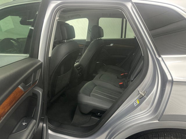 2022 Audi Q5 S line Premium Plus