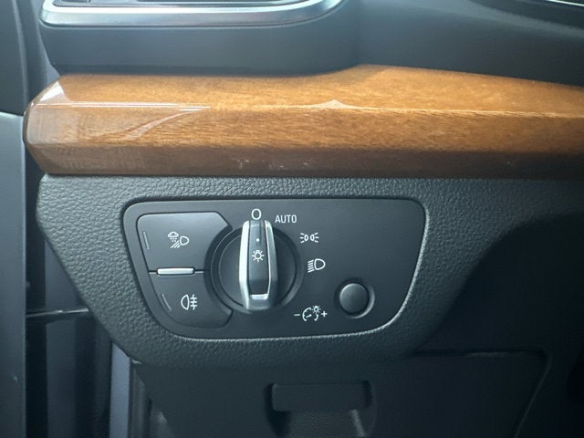 2022 Audi Q5 S line Premium Plus