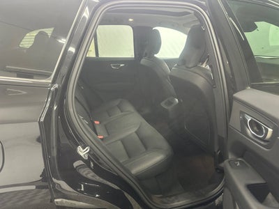 2024 Volvo XC60 Plus Dark Theme