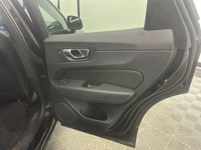 2024 Volvo XC60 Plus Dark Theme