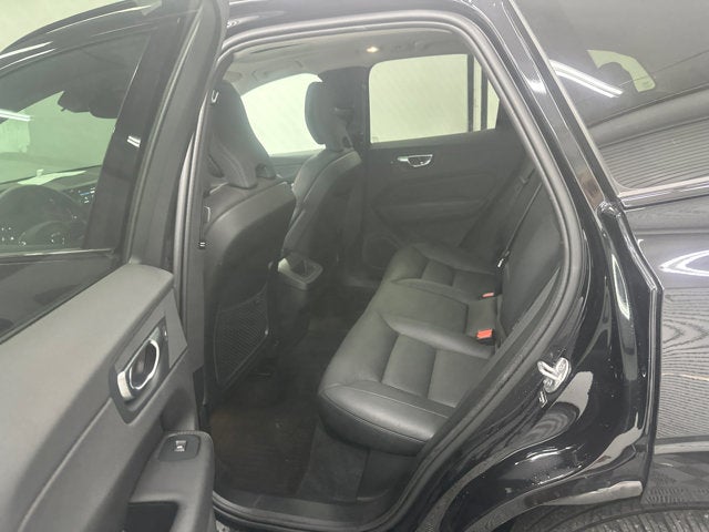 2024 Volvo XC60 Plus Dark Theme