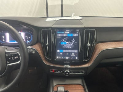 2024 Volvo XC60 Plus Dark Theme